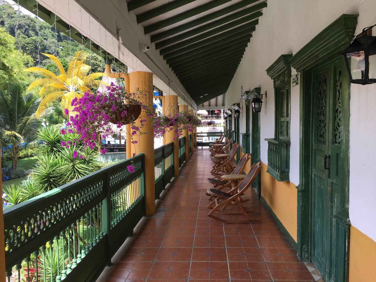 Hotel Aguatur Cocorná Exteriör bild